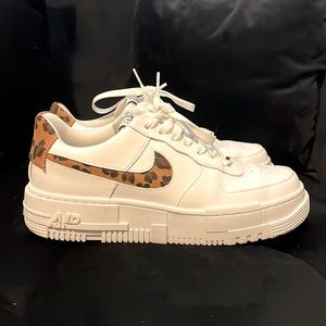EUC Nike Air Force 1 Pixel Sz 8.5 Leopard & White